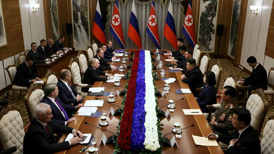 Лаврова и других членов российской делегации выгнали с переговоров с Ким Чен Ыном - Sky News. Это за что?