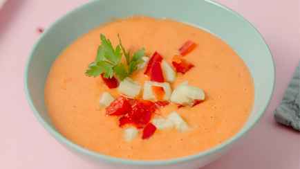 Никто не поверит, что вы добавили в этот суп. Нашли рецепт простого и вкусного блюда в жару