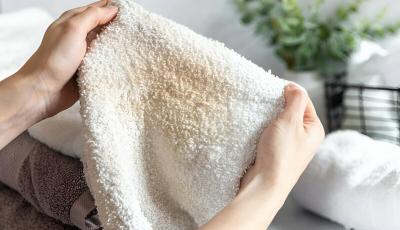 Как быстро и эффективно постирать полотенца? Эти способы не потребуют уксуса и соды