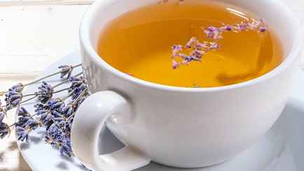 Зачем пить настой из лаванды? Зная это, вы перестанете использовать её лишь для украшения клумбы