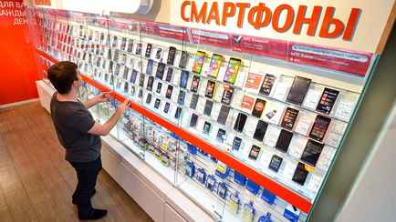 Мобильные операторы предложили белорусам планшет за 10 копеек и скидки до 22% на смартфоны. А в чём нюансы?