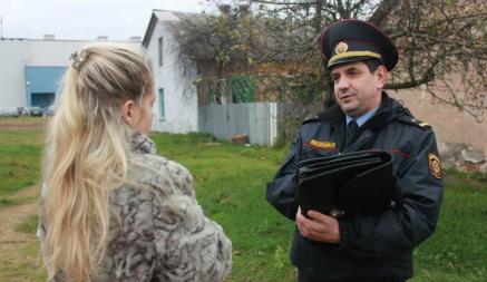 «Еженедельно» — Брестская милиция начала «мероприятия» в домах этих белорусов. Кому выписали штрафы?