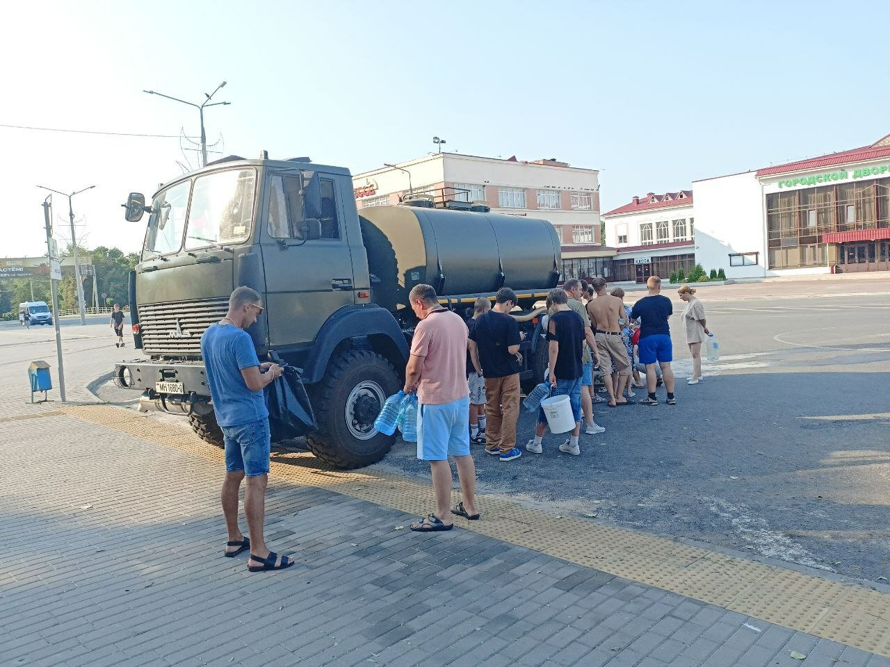 "Через пару часов пришло осознание, что всё серьёзно" — Поговорили с мозырянами, как справлялись без воды, света и связи почти три дня