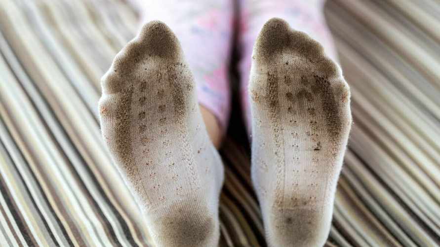 Как отстирать белые носки? Этот простой рецепт отбеливающих бомбочек побудит носить их чаще