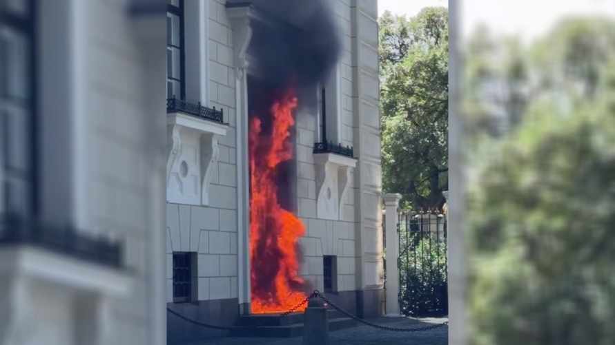 Белорус забросал коктейлями Молотова королевский дворец в Осло