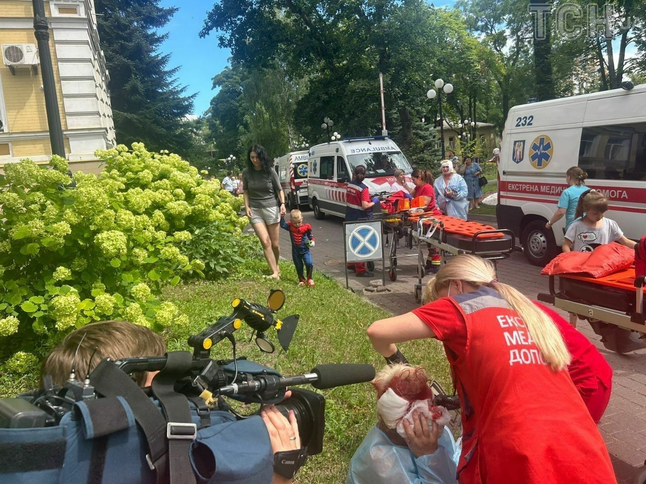 В Киеве ракета попала в детскую больницу