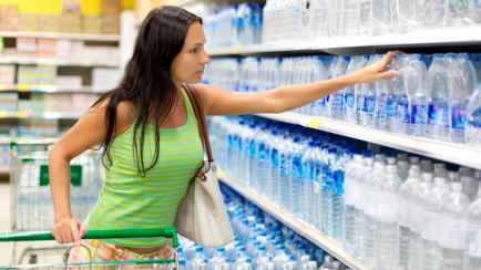 Ищите на этикетке эти слова. Какую минералку из белорусских магазинов можно пить не всем?