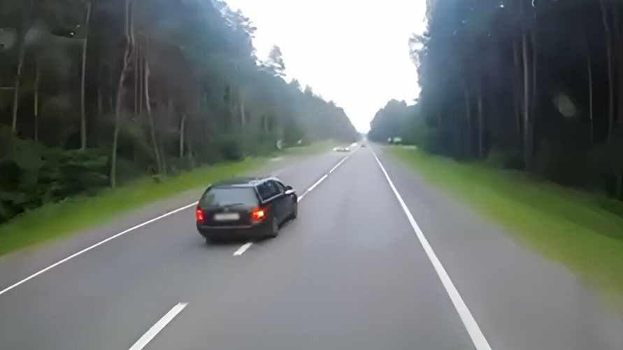 Под Могилёвом лоб в лоб врезались две легковушки — двое погибли, в том числе и ребёнок