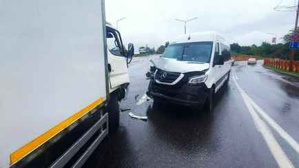 В Слониме грузовик вылетел на встречную и «протаранил» маршрутку