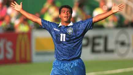 В программе — «жаркие танцы» и бесплатные мячи. Белорусов позвали на встречу со звёздами бразильского футбола. Но играть они не будут