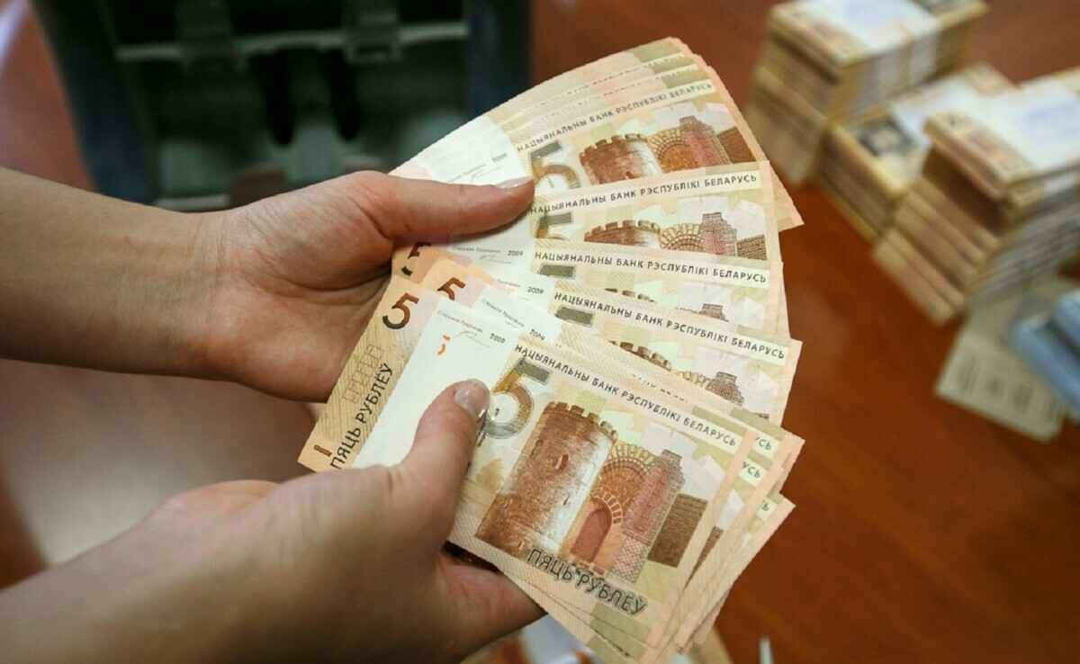 Суд Витебского района запретил студенту самостоятельно тратить стипендию. Что послужило причиной?