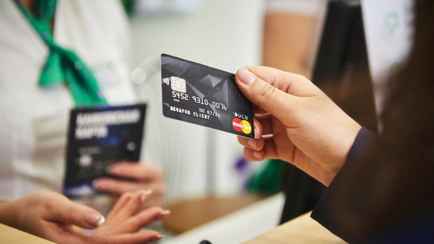 Один из банков дал белорусам 6 месяцев, чтобы избежать блокировки карты. Что нужно сделать?