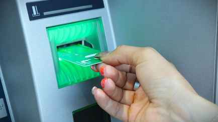 Когда после перевода не на тот счет белорусам придется заплатить 25 рублей? В банке объяснили