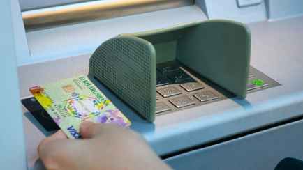 Банк предупредил белорусов о 12 часах, когда баланс на картах может отображаться некорректно