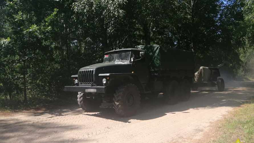 "Украинцы... отвели" - Лукашенко приказал отвести белорусские войска от границы с Украиной