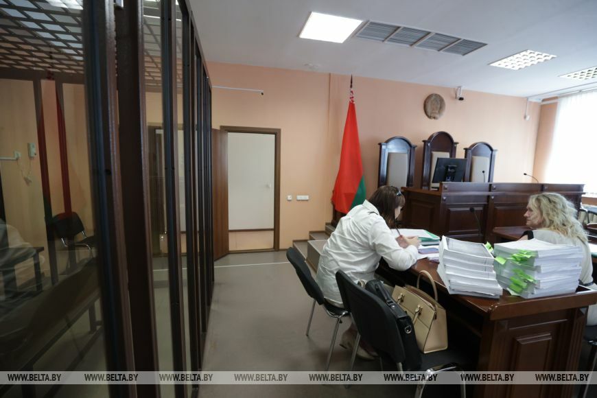 В Минске начали судить следователя и начальника ИДН. За что и какие сроки грозят?