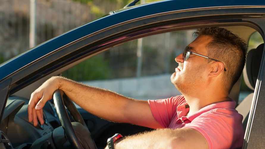 Сколько бензина тратит кондиционер на стоянке? Вот, что показал эксперимент