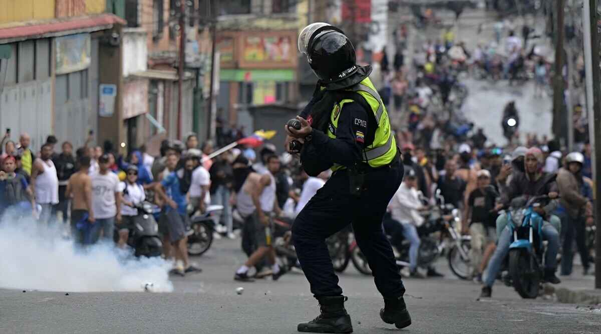 Венесуэла – новая Куба? В уличных беспорядках в Каракасе после президентских выборов погибли 16 человек