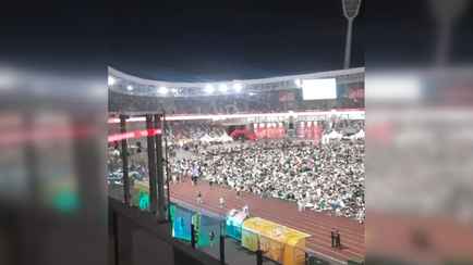 «А где футболисты?» — В Минске на стадионе «Динамо» собрались тысячи людей. Что случилось?