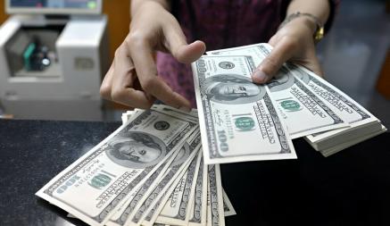 Доллар подорожает? Эксперт назвал два негативных фактора для «плавного» повышения курса в Беларуси