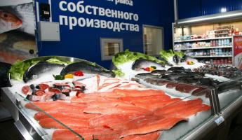 Белорусские торговые сети объявили скидки до 49% на рыбу, консервы и креветки. Где купить по хорошей цене?