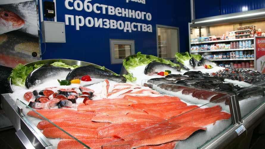 Белорусские торговые сети объявили скидки до 49% на рыбу, консервы и креветки. Где купить по хорошей цене?