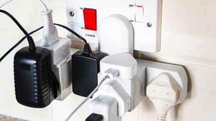 Эти 3 неожиданных прибора лучше не выключать из розетки. Почему так можете сэкономить?