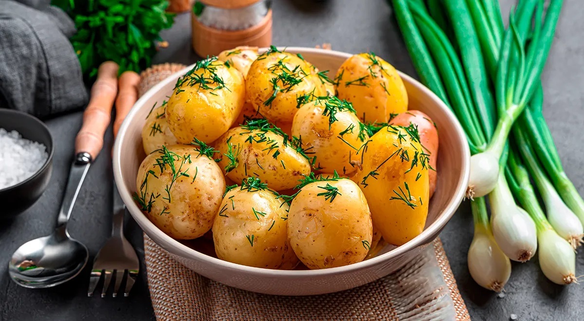 Не сочетайте картошку с этими продуктами. Диетологи назвали блюда, которые вызовут "революцию" в желудках белорусов