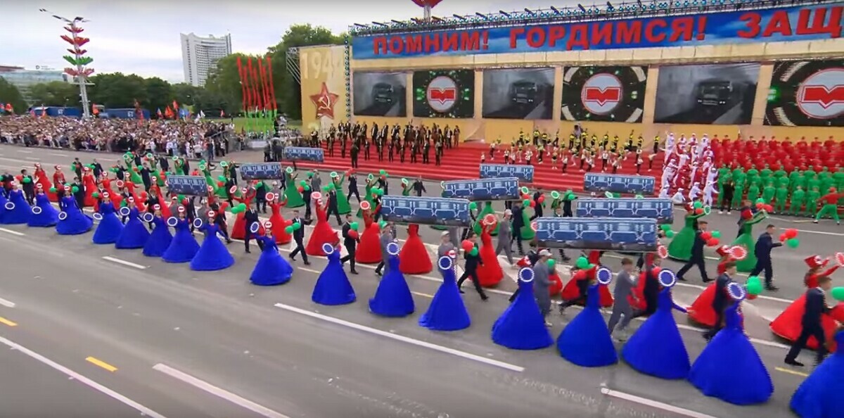 В Беларуси начали празднование Дня Независимости. Что заметили на парадах?