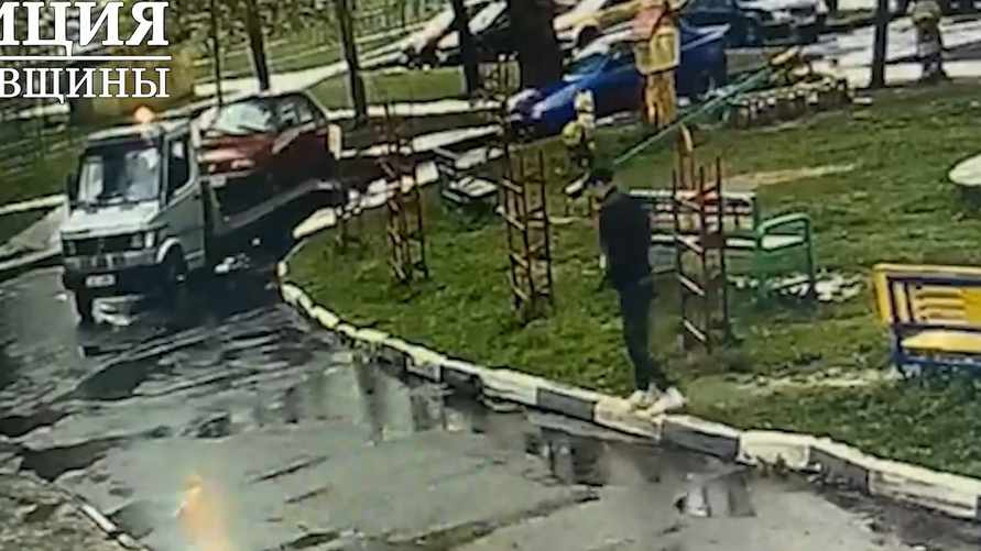 "Несколько раз проходил мимо" - Могилевчанин вызвал эвакуатор на чужое авто, чтобы сдать на металлолом