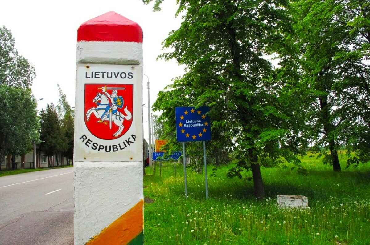 Таможня Литвы рассказала, сколько авто на границе с Беларусью развернула за 7 дней