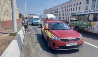 В центре Минска в массовом ДТП пострадали маршрутка и такси – трое пассажиров в больнице