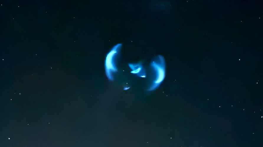 "Думала, кукуха поехала" — В небе над Беларусью заметили необычное свечение. Что это было?