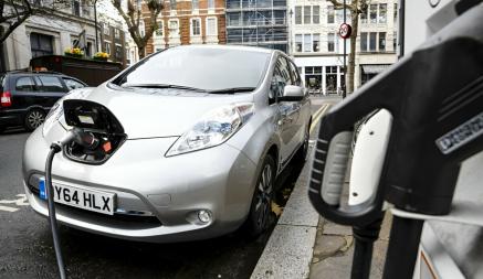 В этой стране 90% новых автомобилей на дорогах — электрические. Как этого добились?