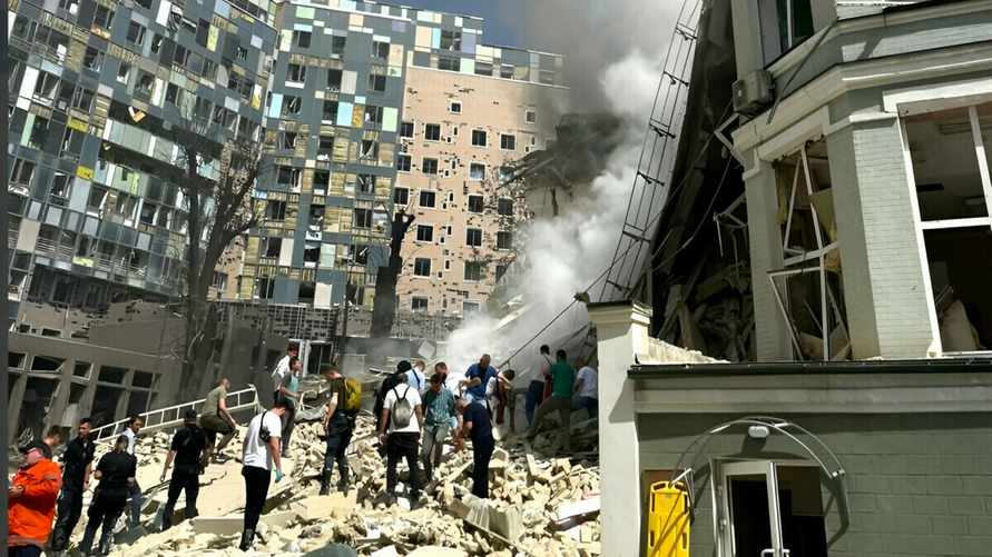 В Киеве ракета попала в детскую больницу