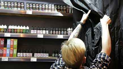 В Совете Республики пообещали запретить белорусам курить вейпы. А сигареты?