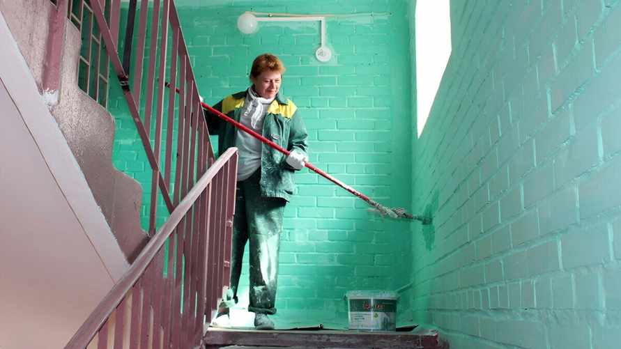 За что такие деньги? В ЖКХ Минска объяснили, как рассчитывают стоимость ремонта в подъезде