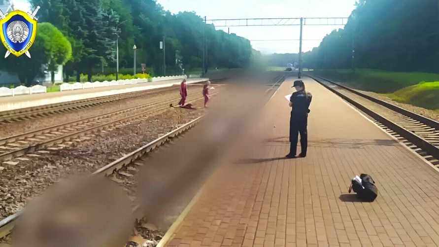 Под Столбцами поезд сбил двух мотоциклистов — мужчина и женщина скончались на месте