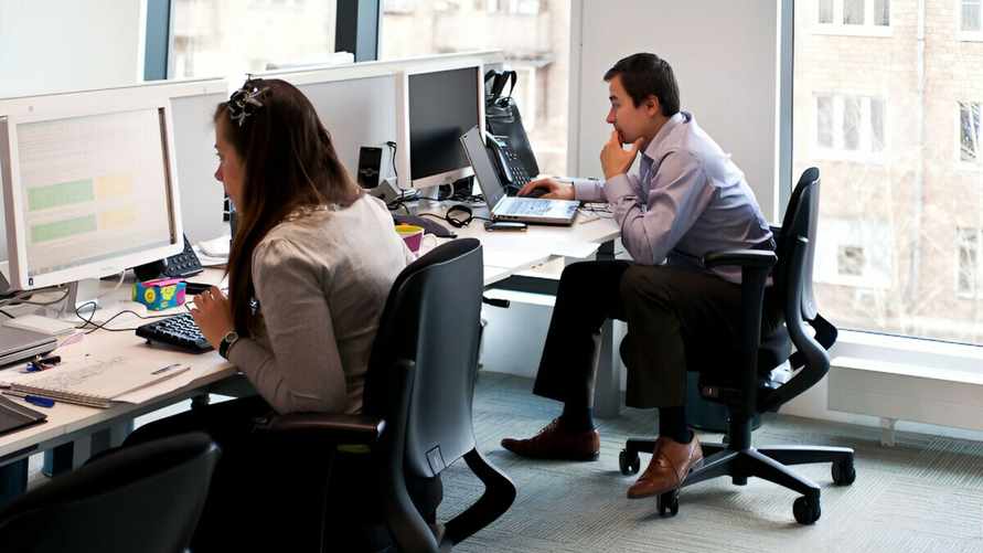 Мужчины или женщины? Социологи рассказали, зачем белорусы используют искусственный интеллект