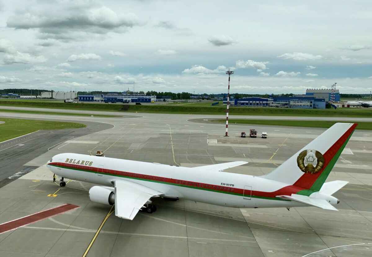 Лукашенко улетел в Казахстан