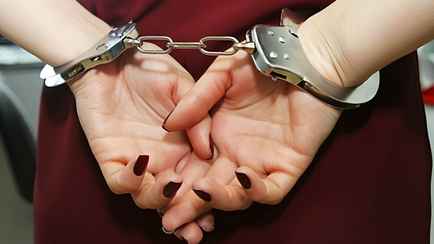 В Минске задержали 16-летнего школьника и 21-летнюю учительницу. За что грозит «уголовка»?