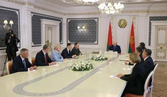Лукашенко сменил своих представителей в Минске и областях