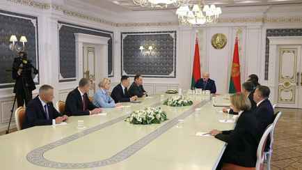 Лукашенко сменил своих представителей в Минске и областях