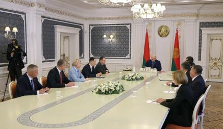 Лукашенко сменил своих представителей в Минске и областях