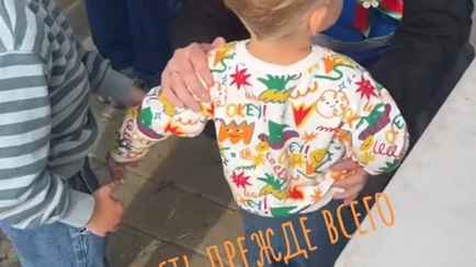 «А вдруг чекушка?» — В TikTok поспорили из-за видео, как в Минске на КПП перед парадом 3 июля обыскивали детей. К чему пришли?