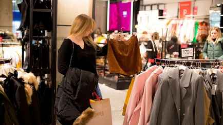 Один из крупнейших производителей одежды в Беларуси объявил об открытии стока. Куда придется прокатиться за скидкой?