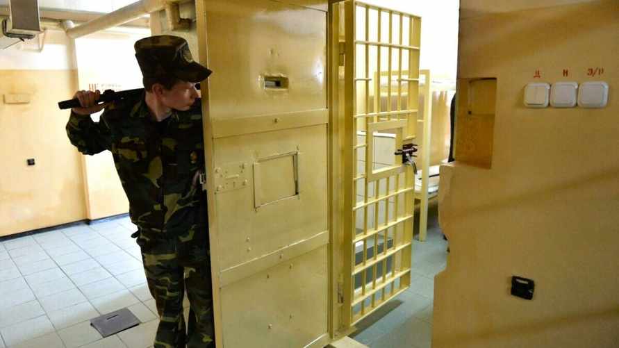 Лукашенко предложил смягчить наказание по 65 статьям УК. Кого посоветовал не сажать?