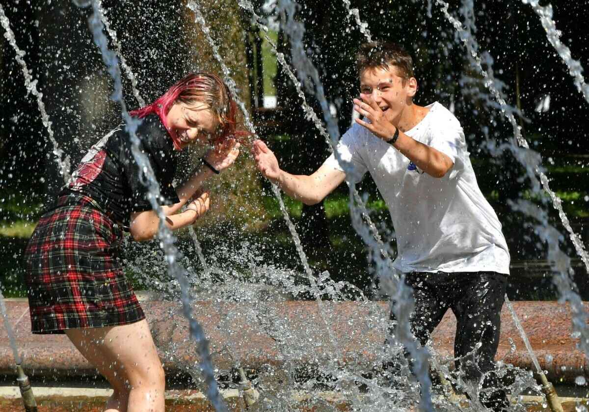 "А потом вжик — и похолодает" — Синоптики назвали день, когда в Беларуси наступит жара до +35°C. Сколько продлится?