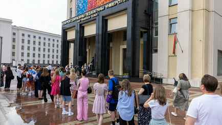 Белорусские вузы назвали баллы на платную форму. Где проходной для учебы за деньги — 383 из 400?