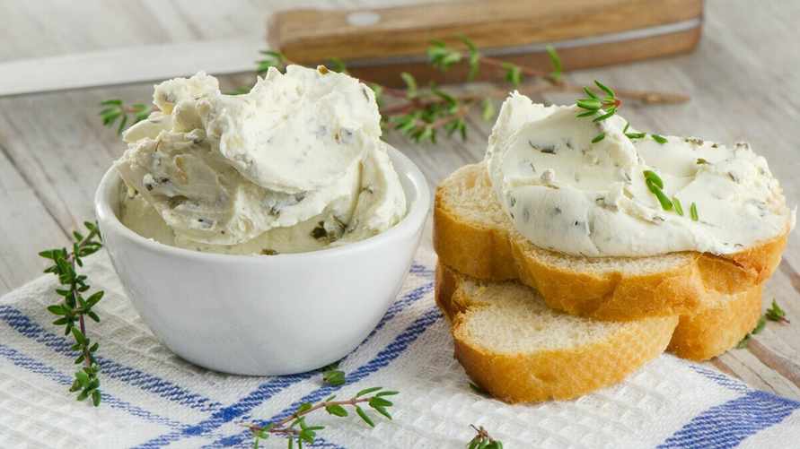 Больше никакого творожного сыра из магазина. Нашли вкусный рецепт домашней намазки из 5 ингредиентов